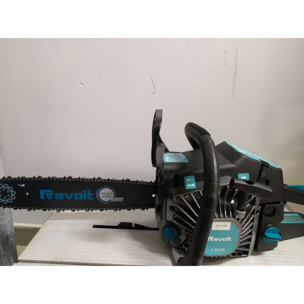 Бензопила Revolt GS4400